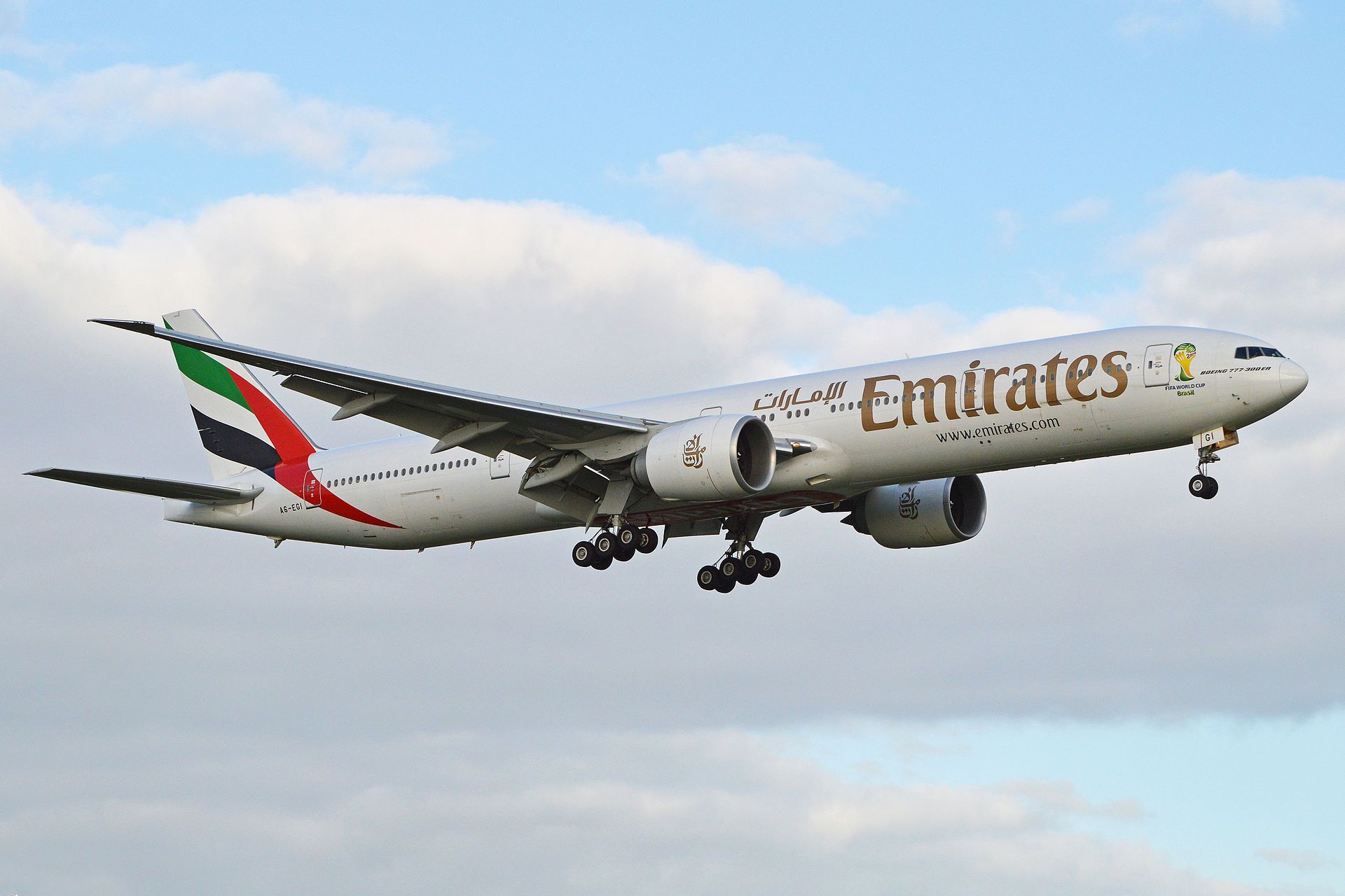 Boeing_777-31HER_'A6-EGI'_Emirates_(14335807999)