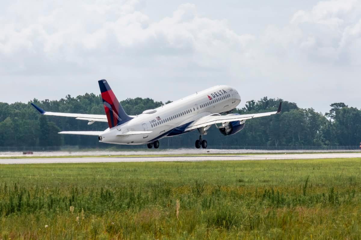 Delta A220-300 maiden flight