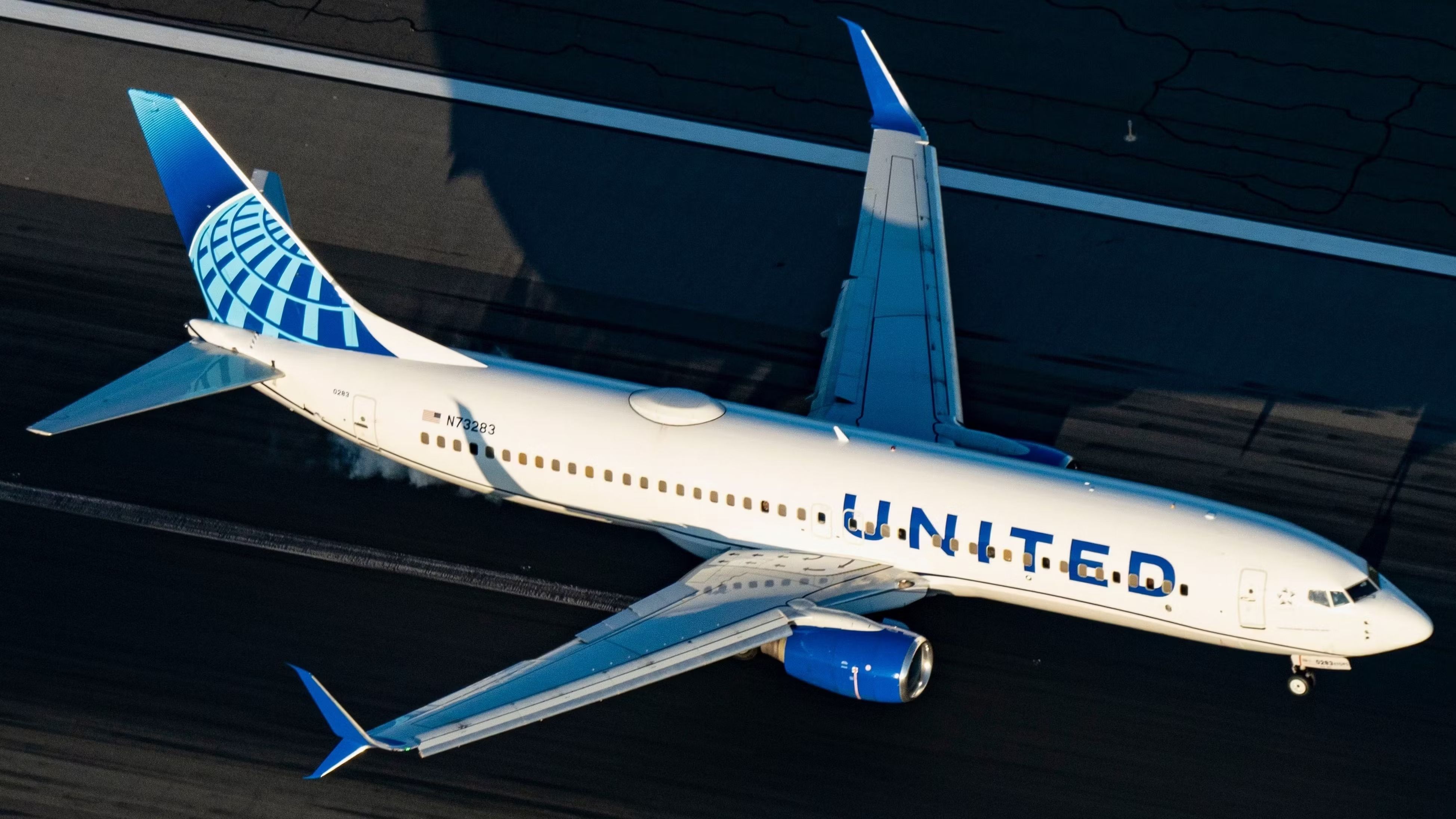 united-boeing-737-800-1
