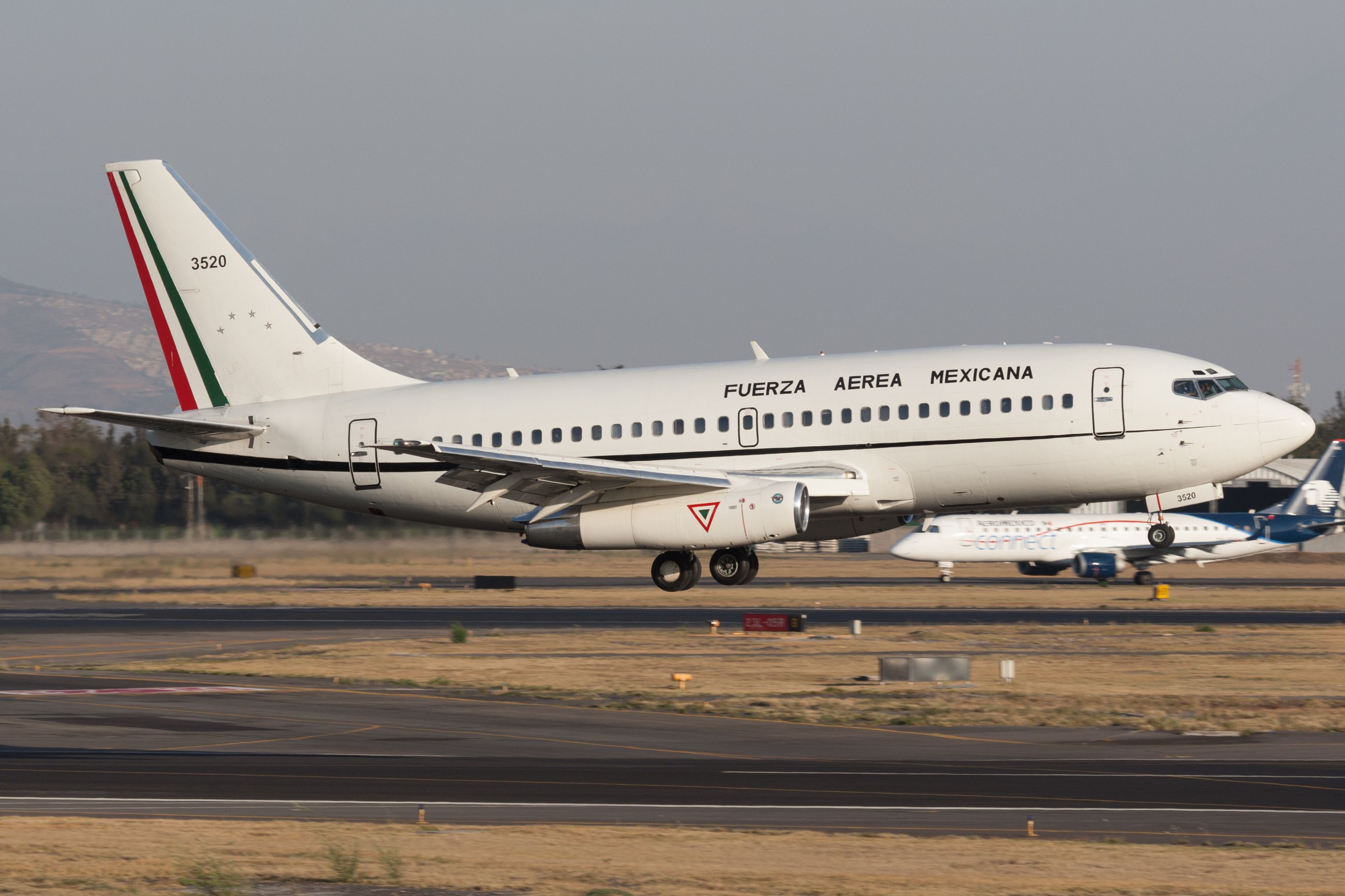 A Mexican Air Force Boeing 737-200 landing in Mexico City Felipe Garcia R