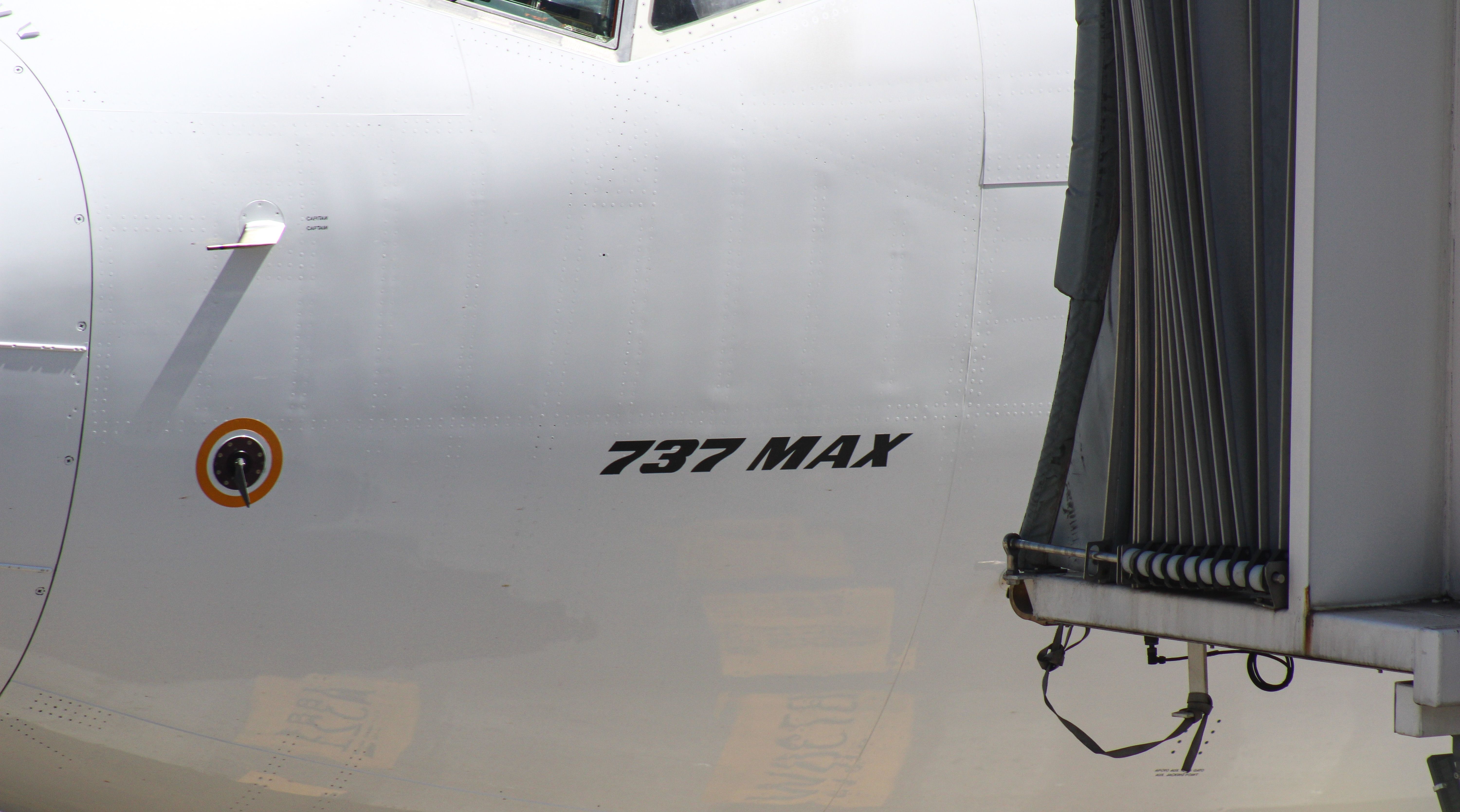 Close-up picture of a Boeing 737 MAX 9 cockpit shutterstock_2438471933