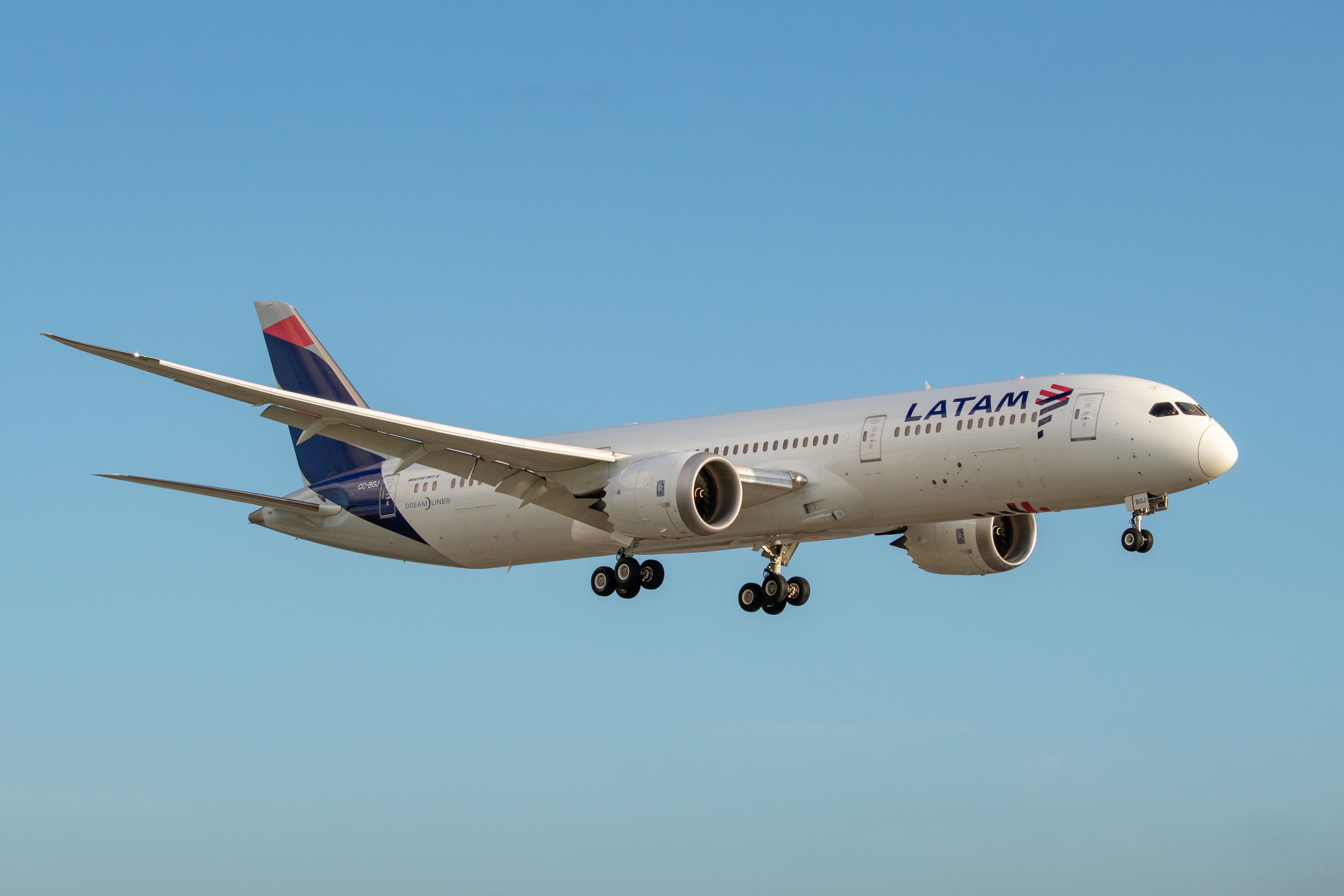 LATAM Airlines Boeing 787 landing at MIA shutterstock_2048596049