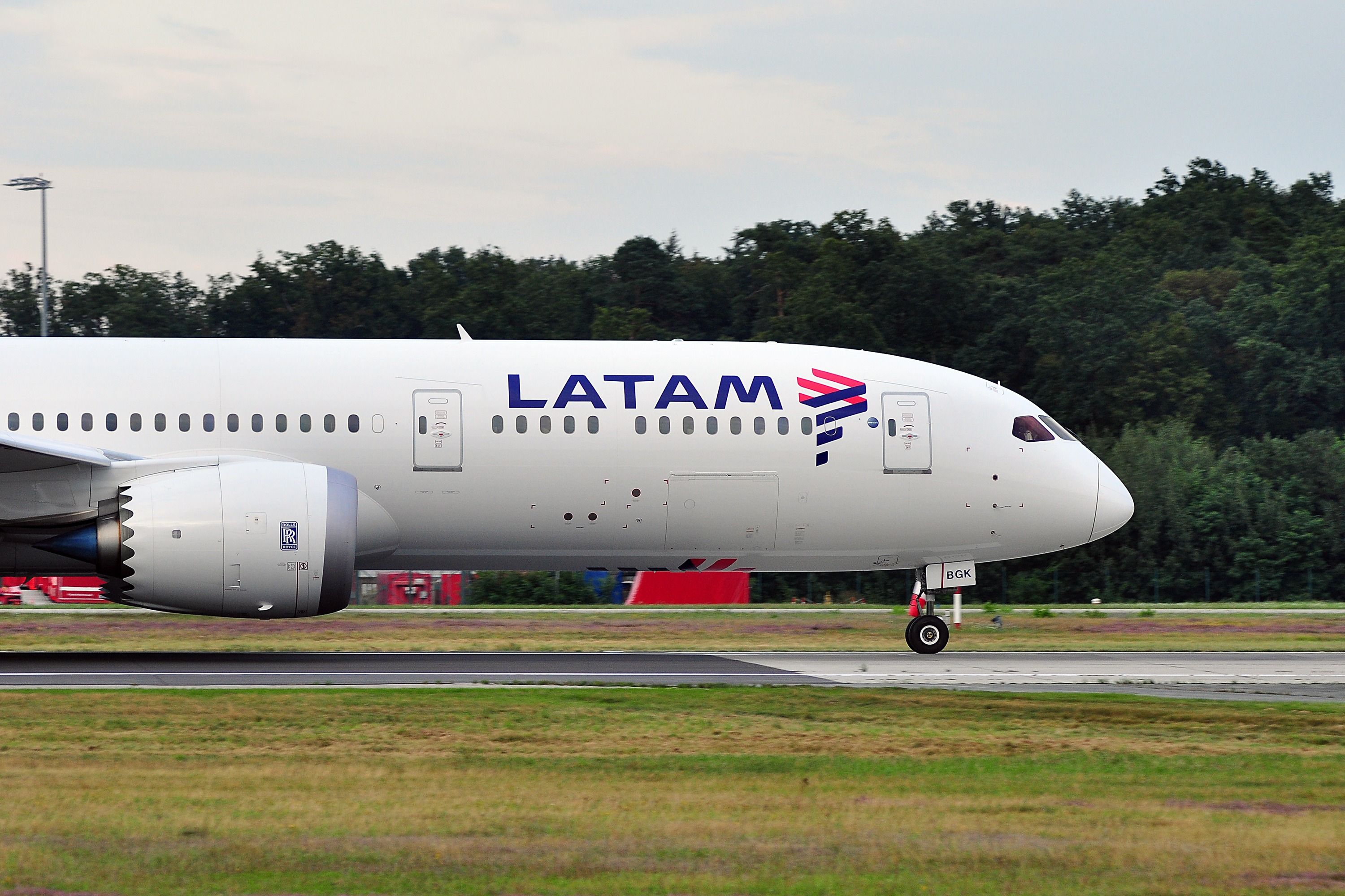 LATAM Airlines Boeing 787-9 taxiing at FRA shutterstock_539839870