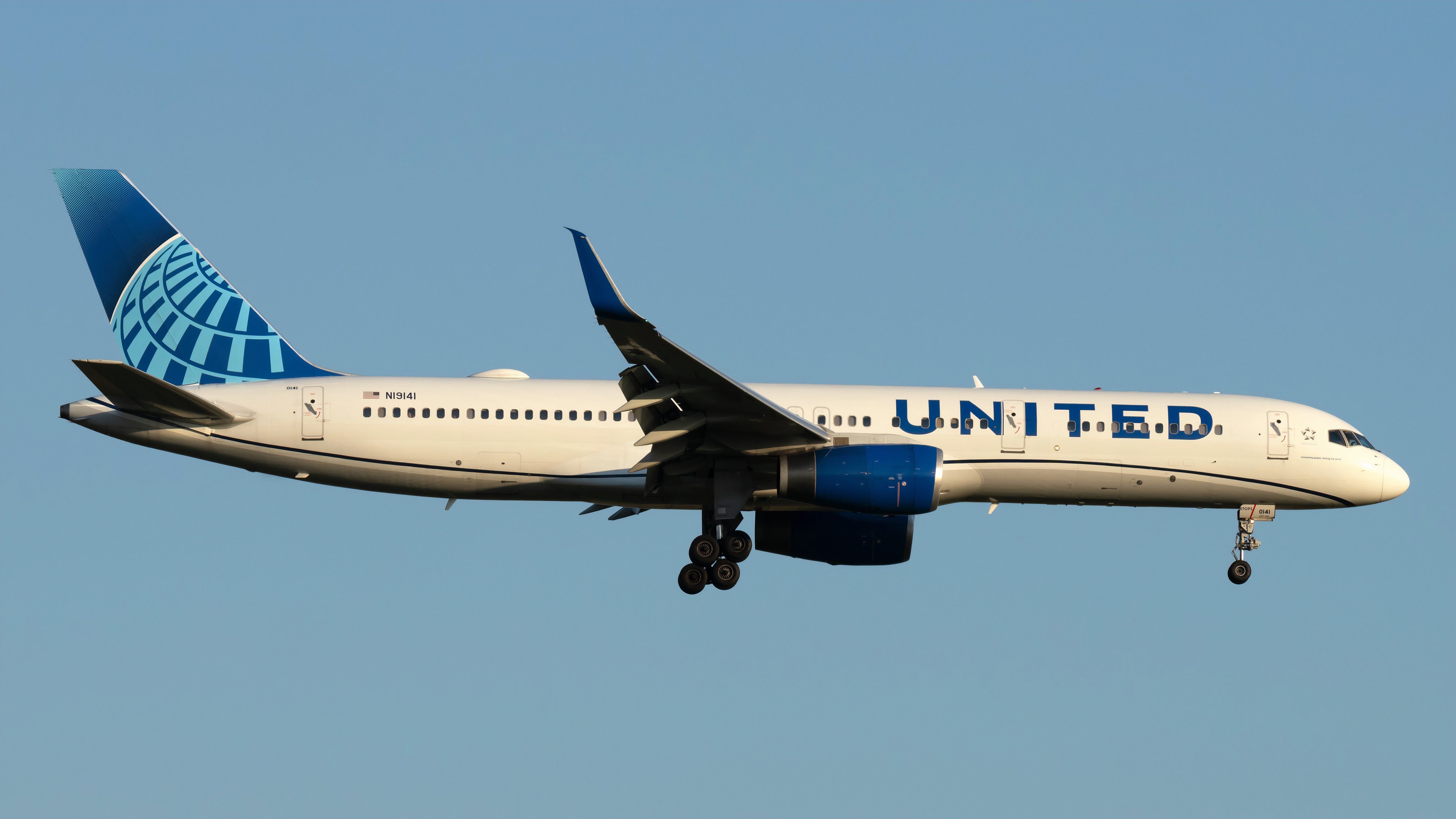 United Airlines Boeing 757-200