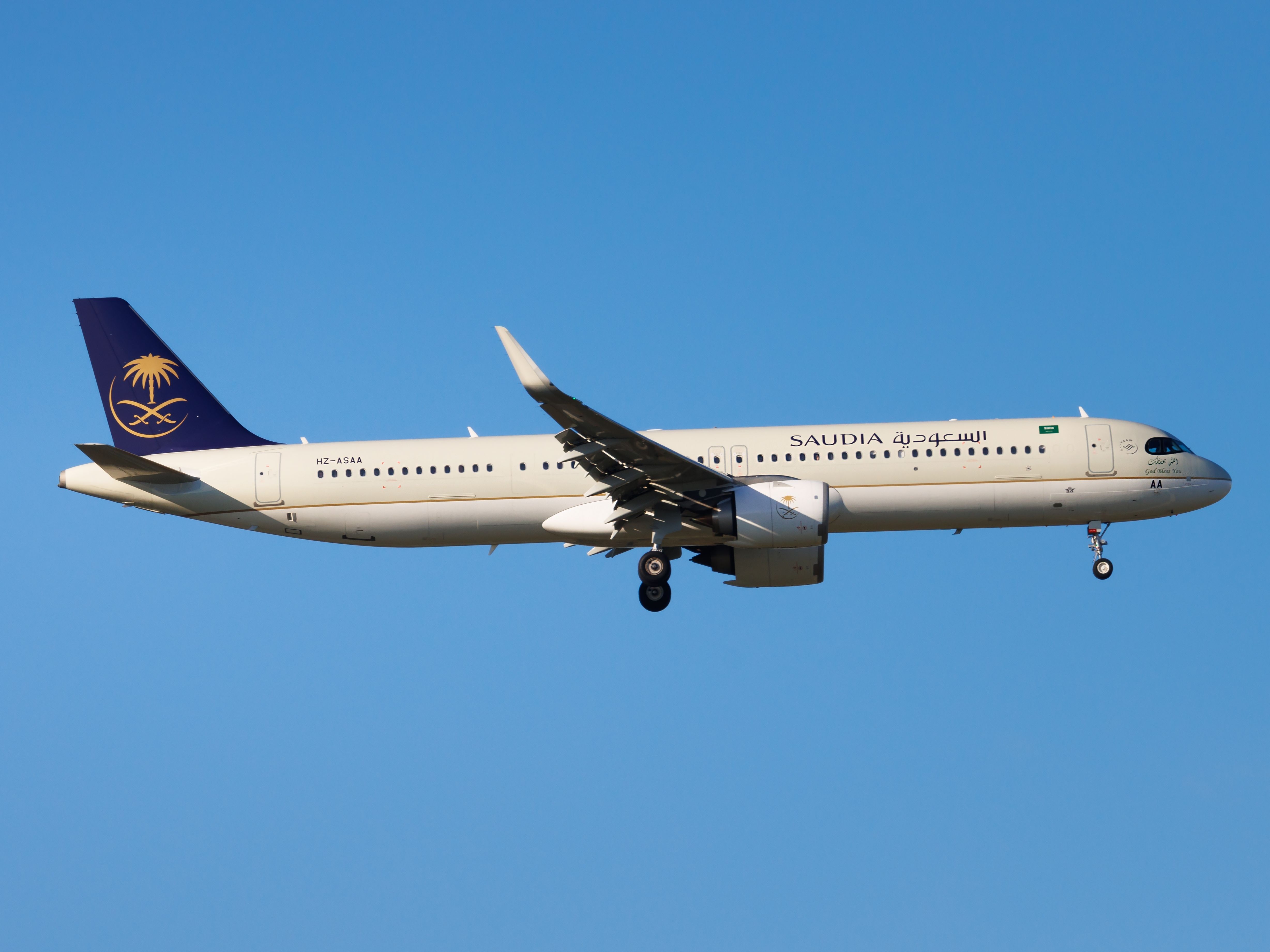 SAUDIA Airbus A321neo landing at IST shutterstock_2410992591