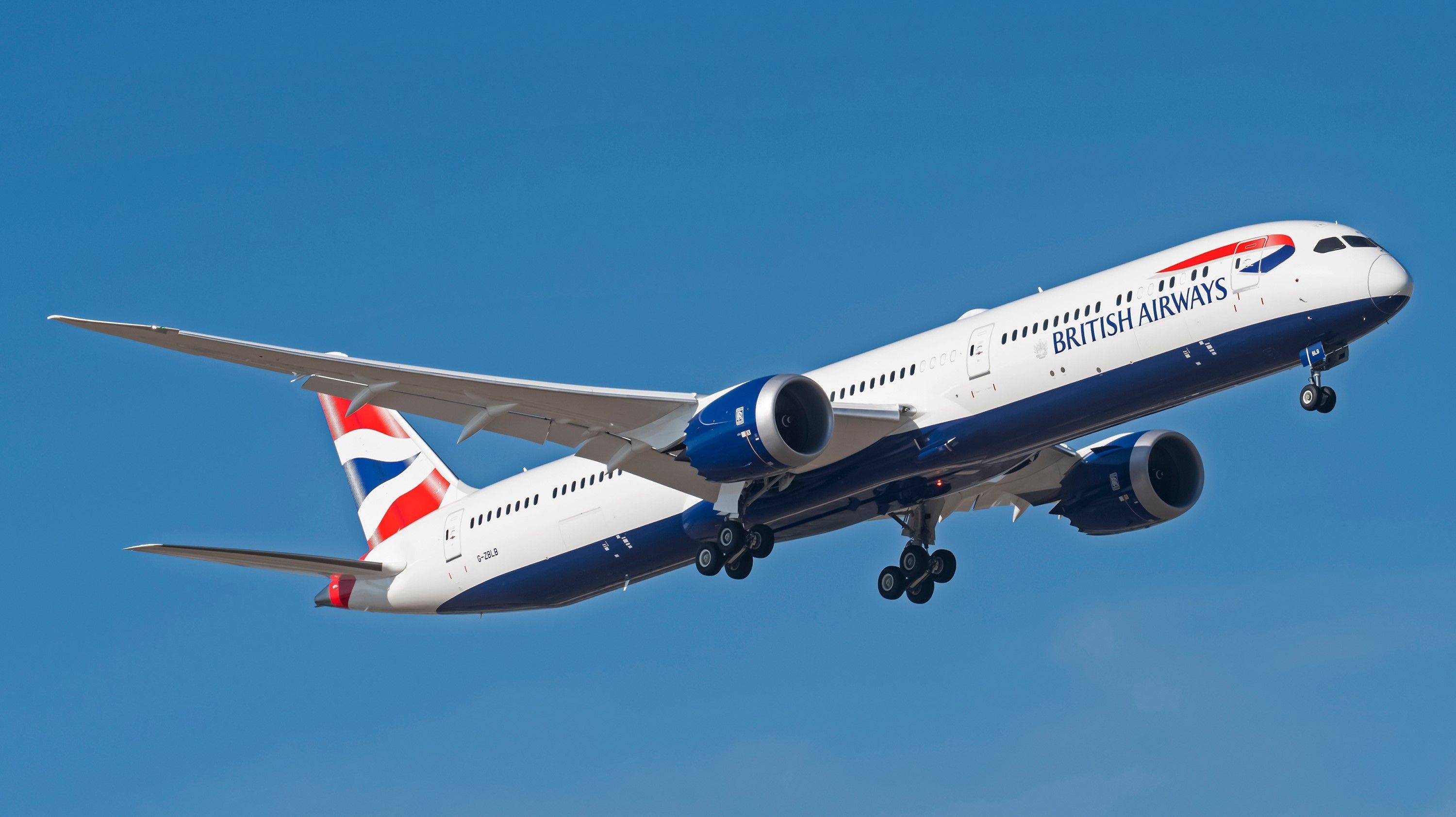 A British Airways Boeing 787-10 on final approach