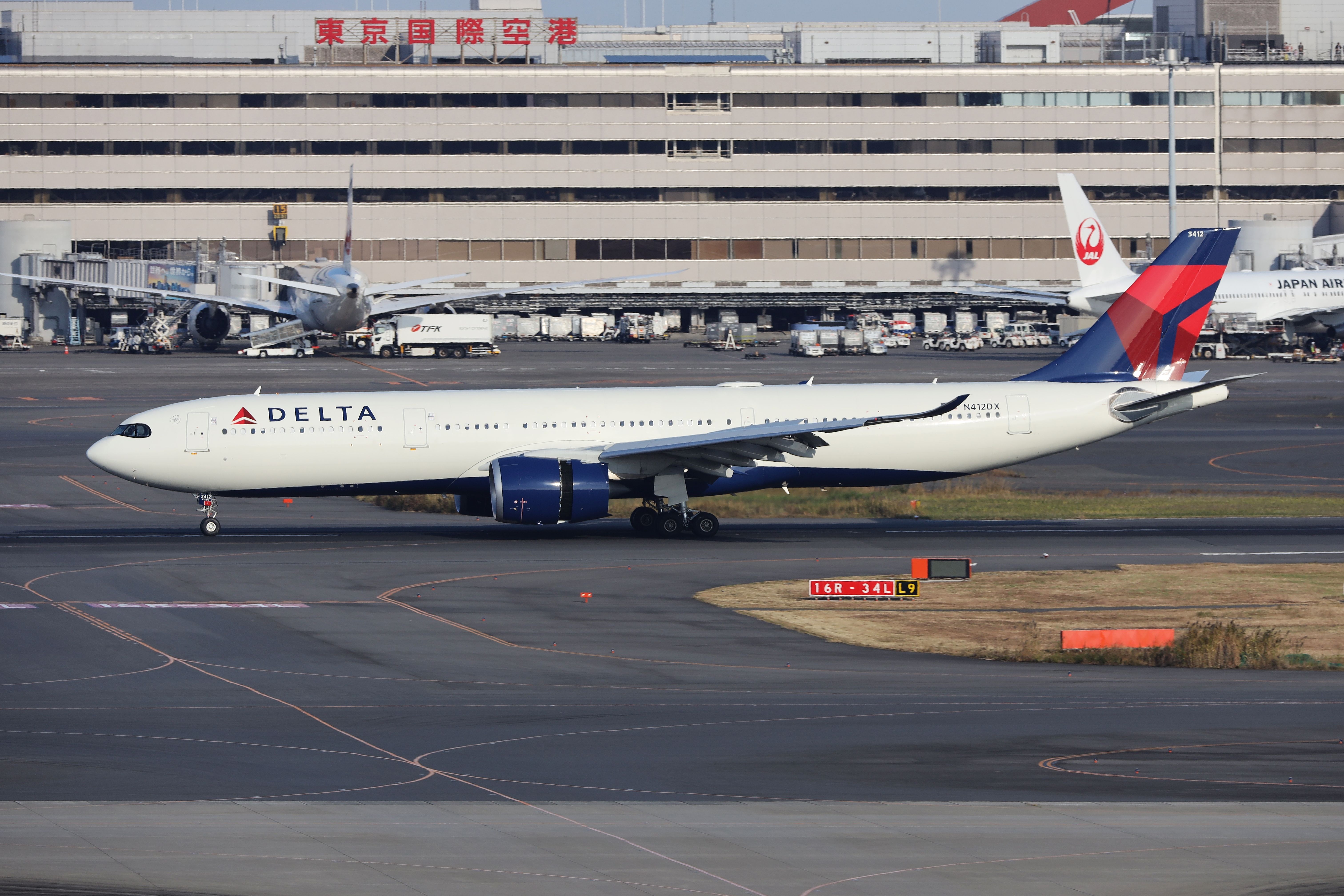 A Delta Air Lines Airbus A330 taxiing at HND airport