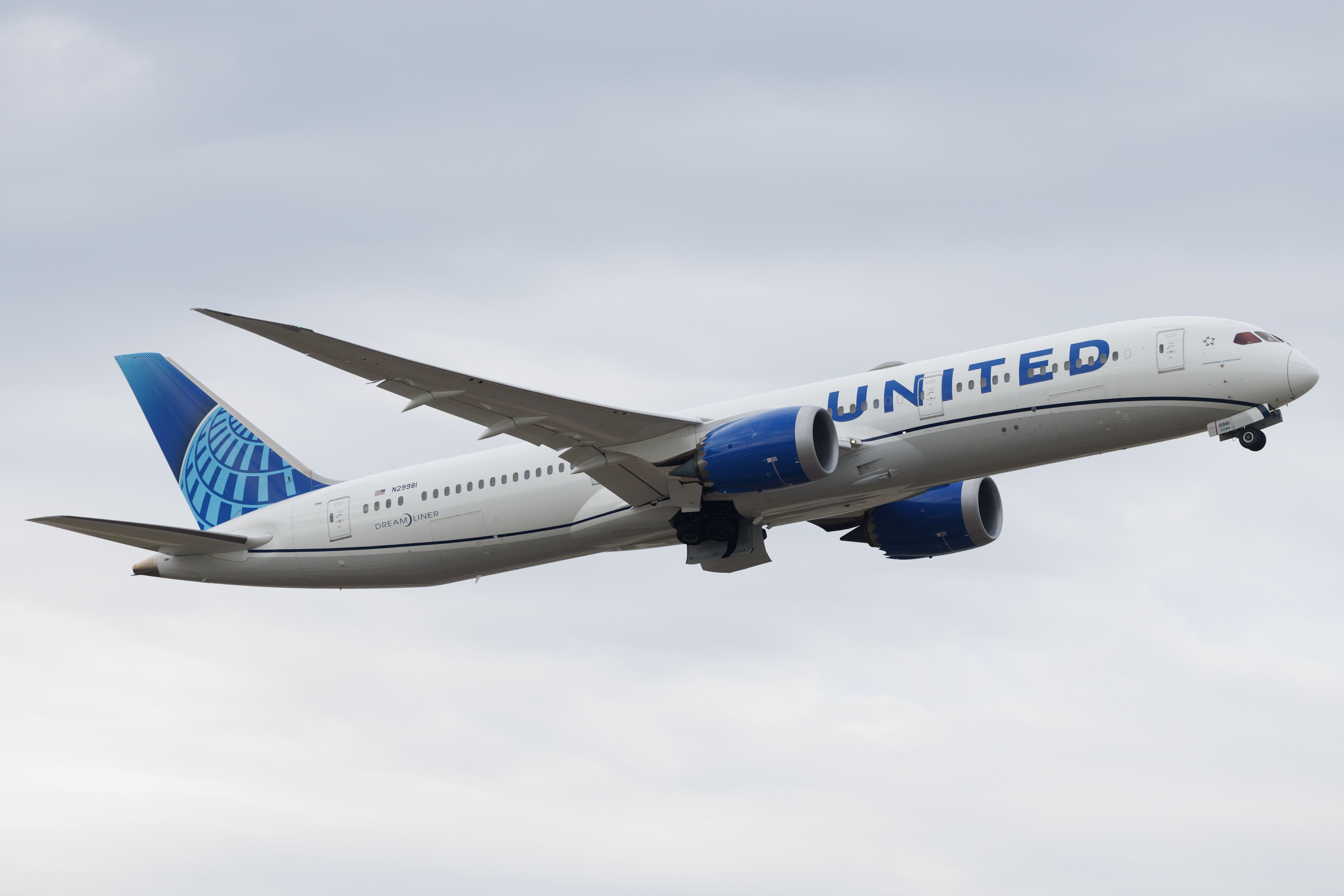 United Airlines Boeing 787-9