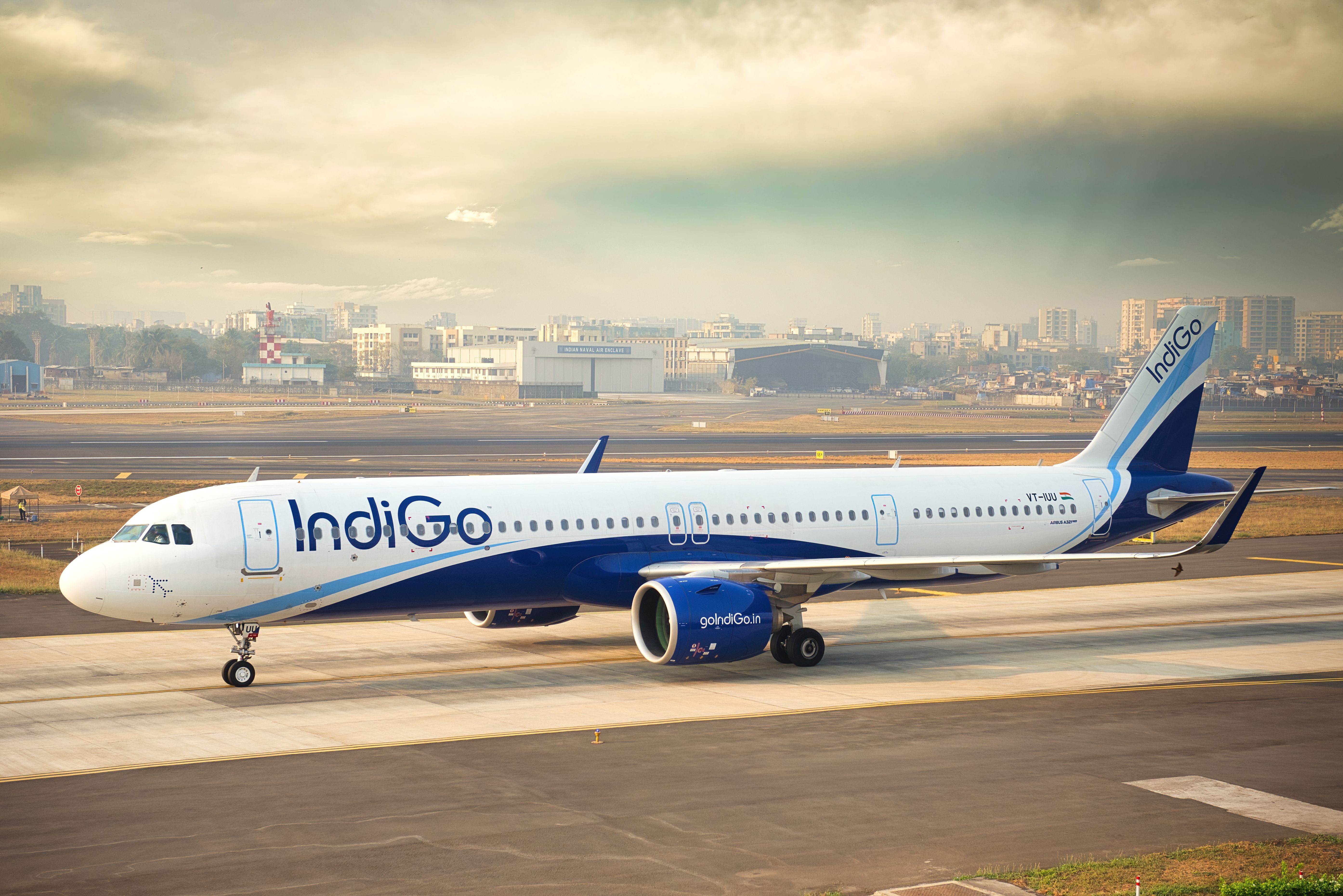 IndiGo Airbus A321neo taxiing at BOM shutterstock_2084726254