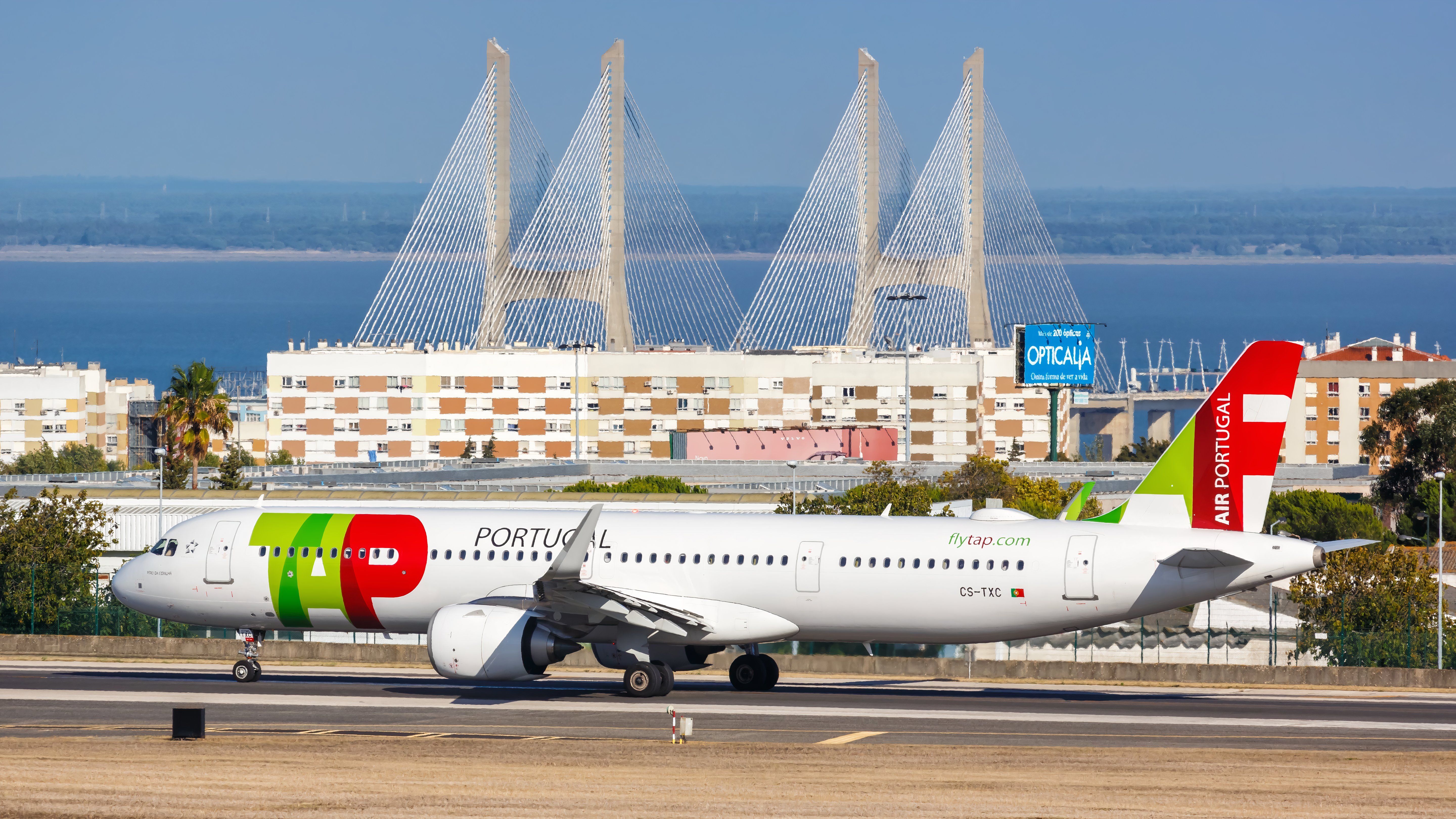 TAP Airbus A321LR in Lisbon