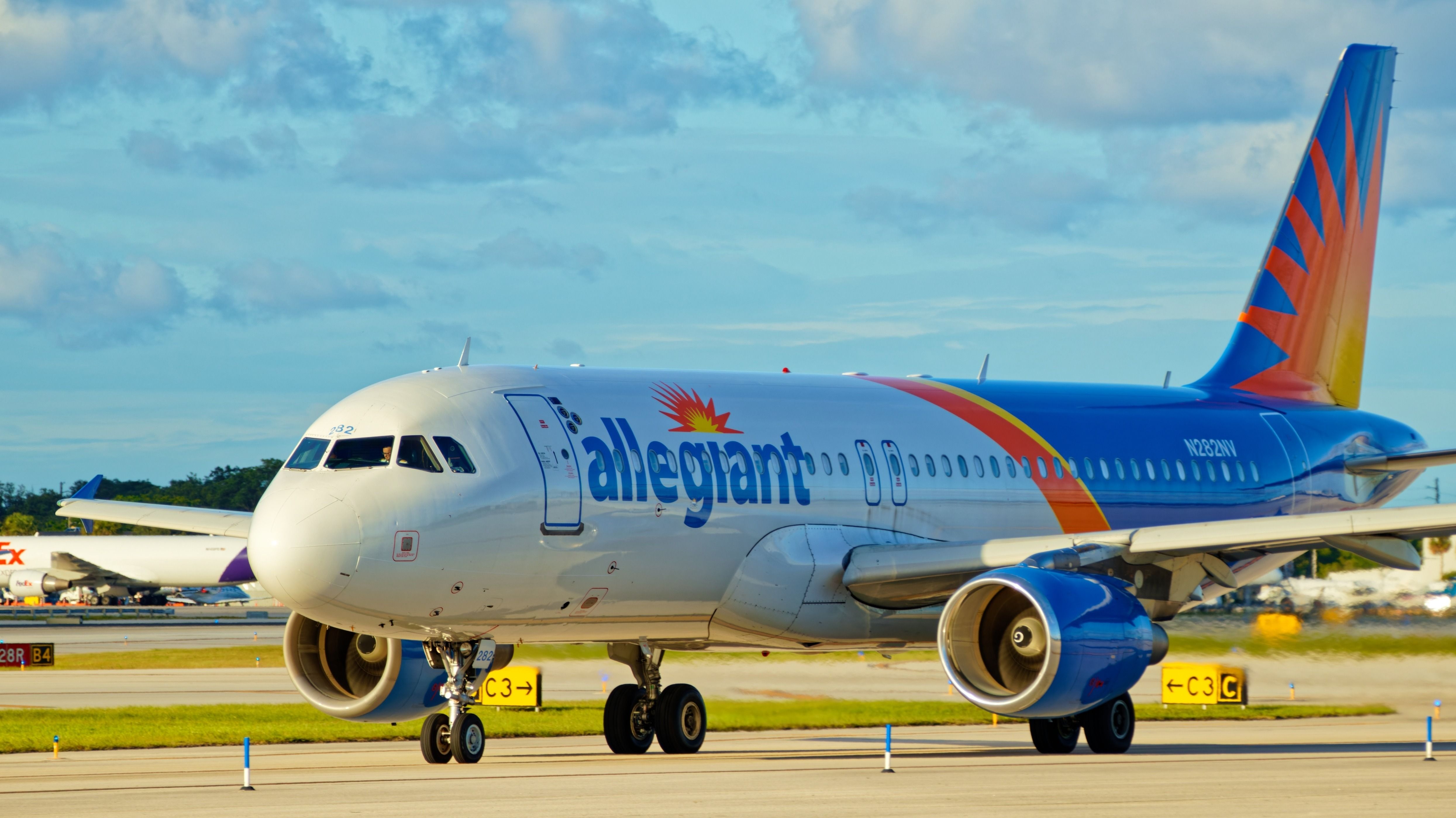 An Allegiant Air Airbus A320
