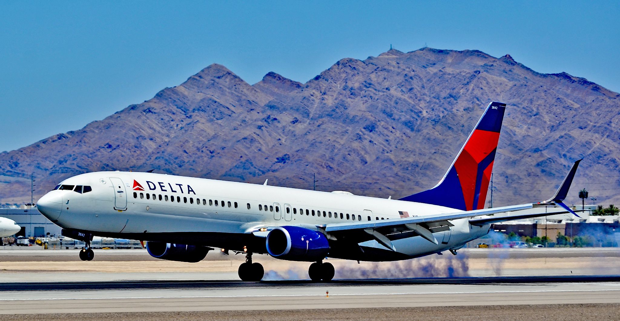 N842DN_Delta_Air_Lines_2015_Boeing_737-932(ER)_-_cn_31953_-_5475_(34141365104)