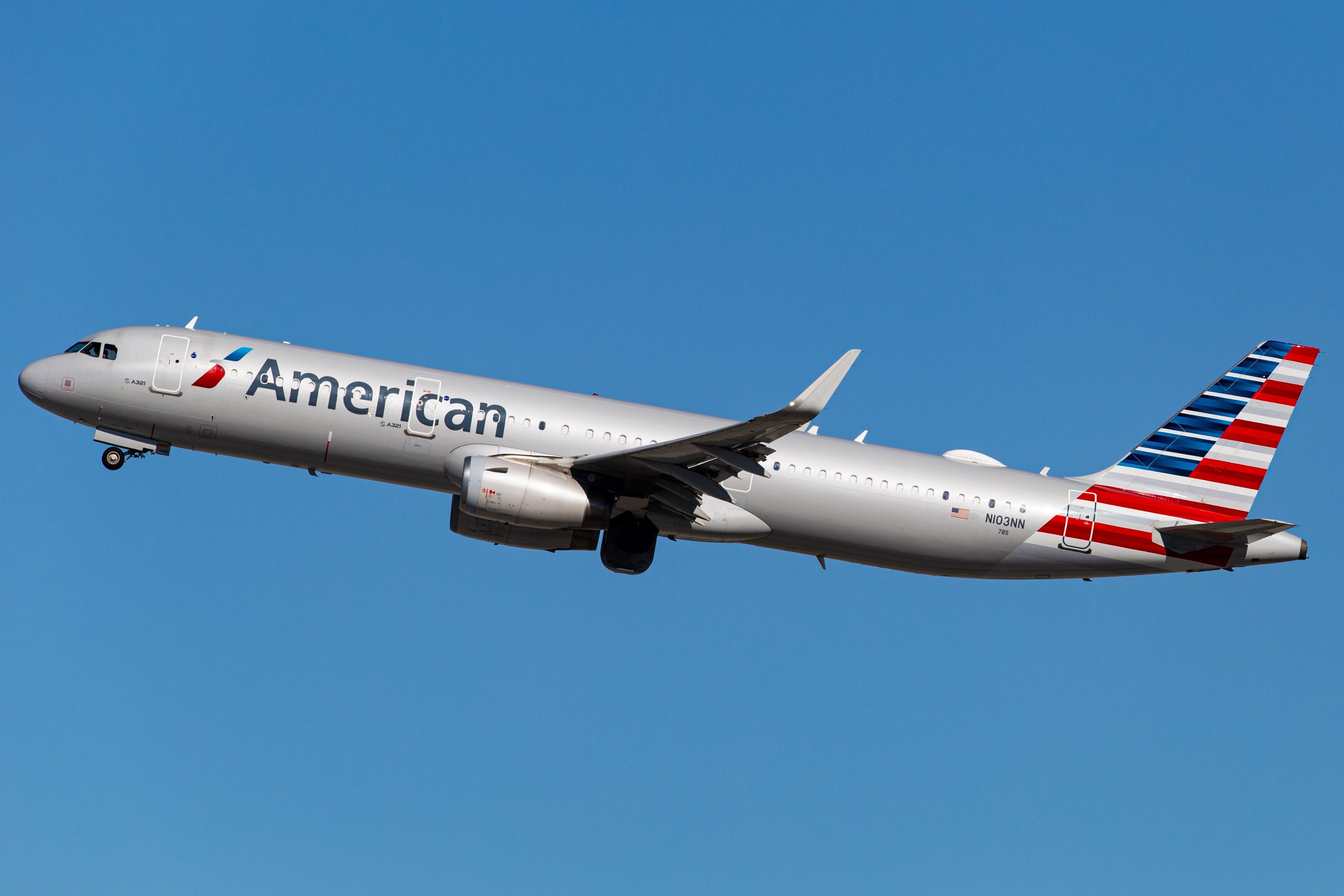 American Airlines Airbus A321ceo departing LAX shutterstock_2470683655