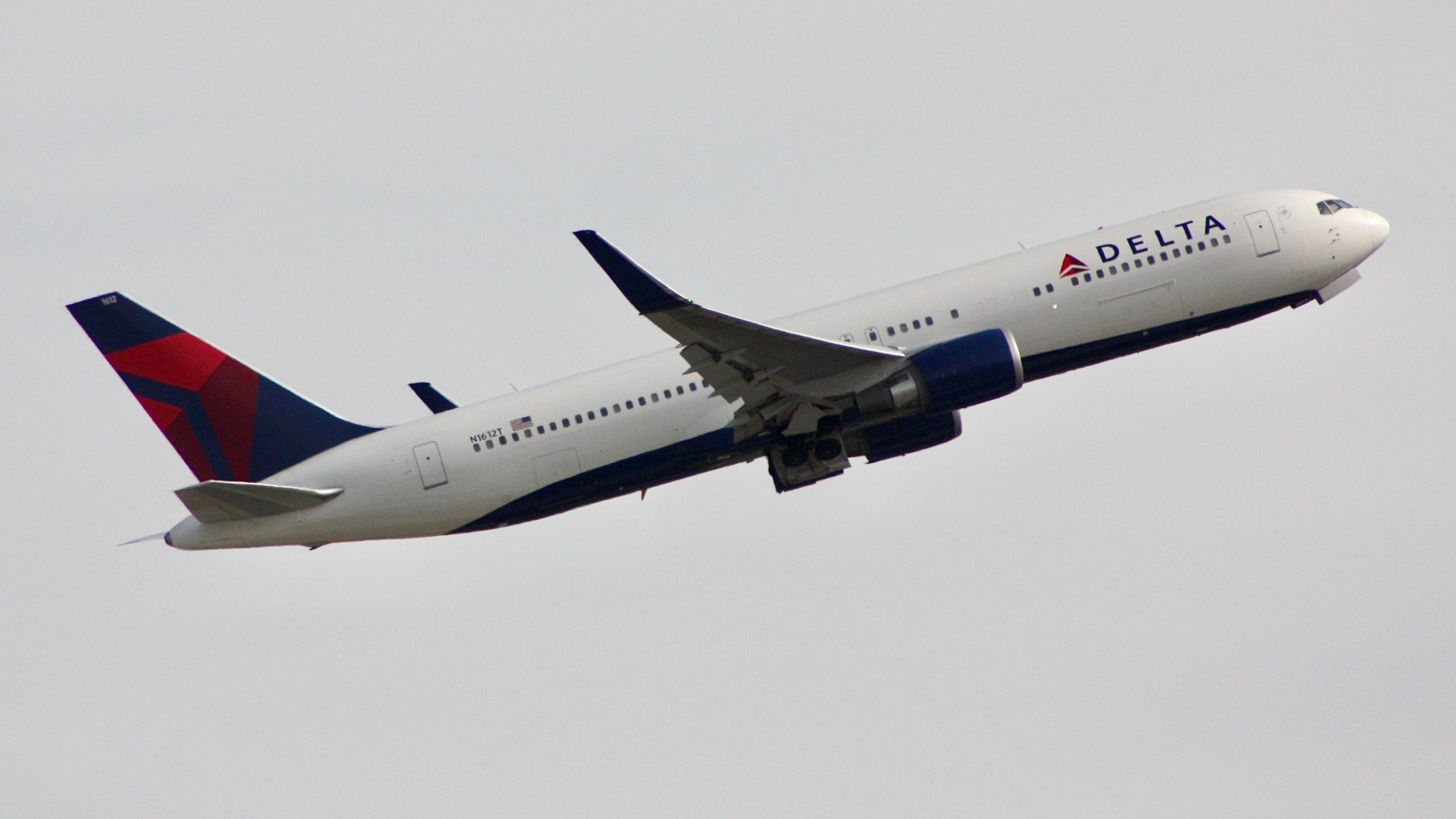 Delta Air Lines Boeing 767-300ER climbing