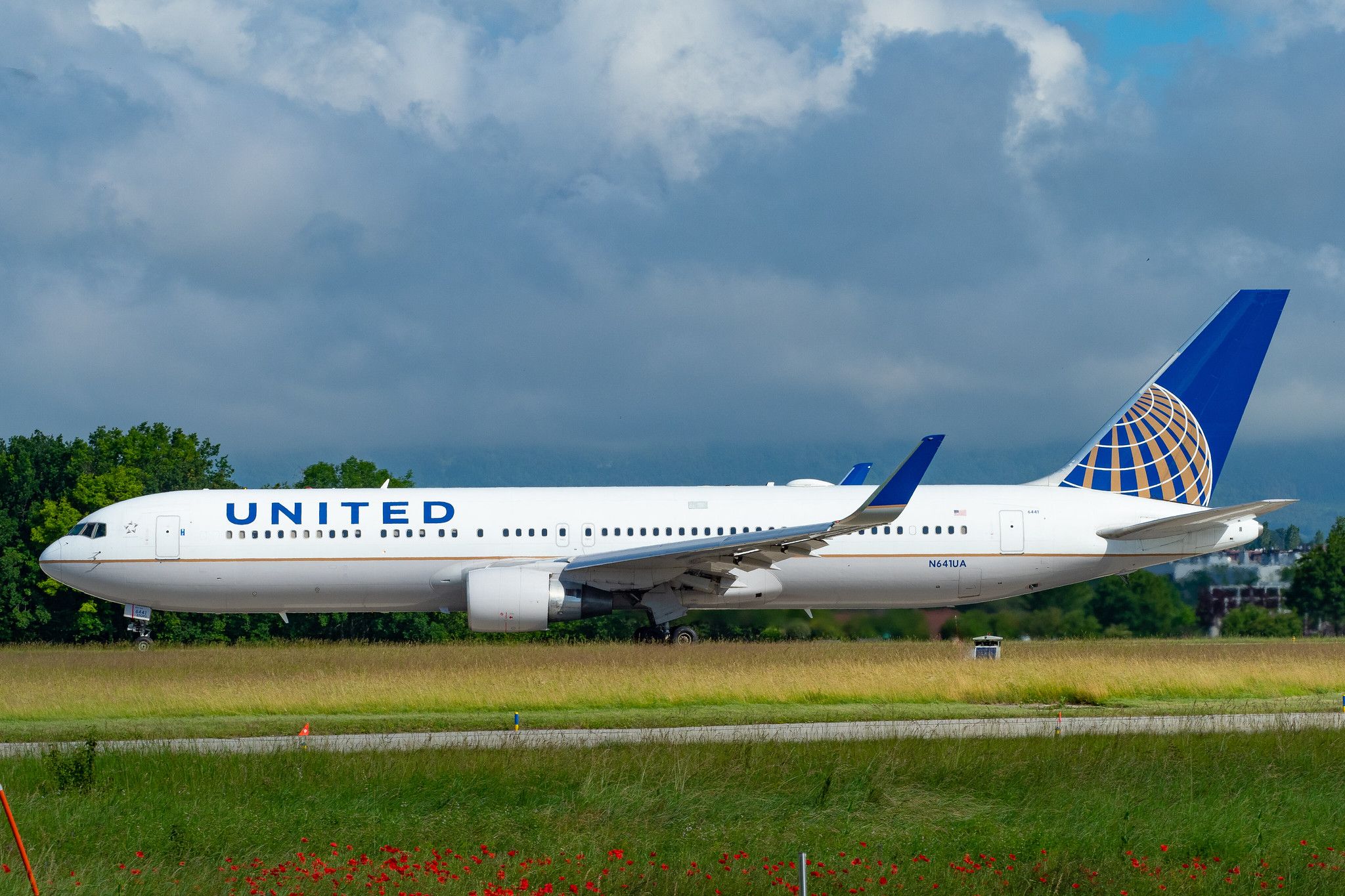 N641UA BOEING 767-322/ER B763 c/n 25091 i/n 360 → UNITED AIRLINES / UAL // BJ 1991 // > 6341