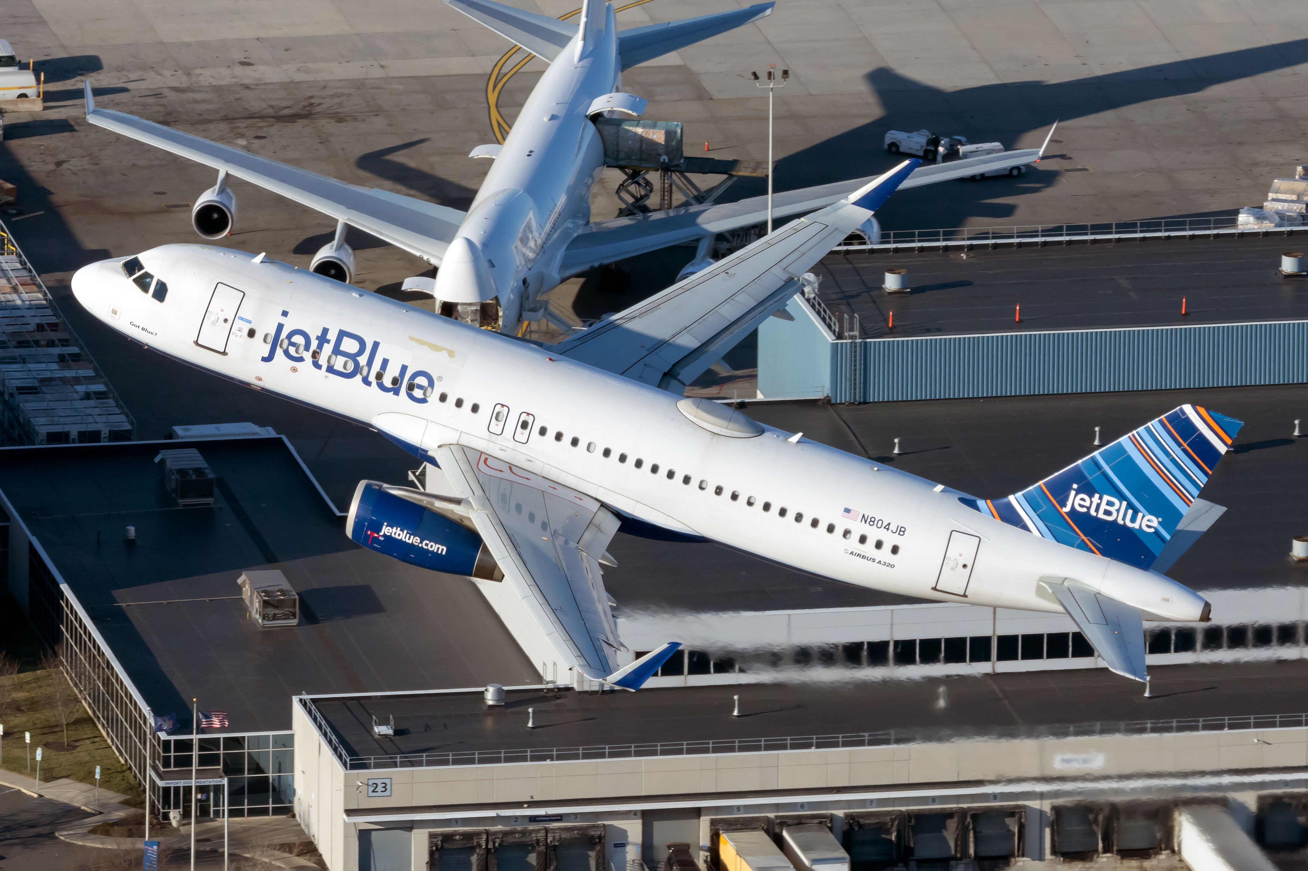 A JetBlue Airways Airbus A320-232 registration N804JB