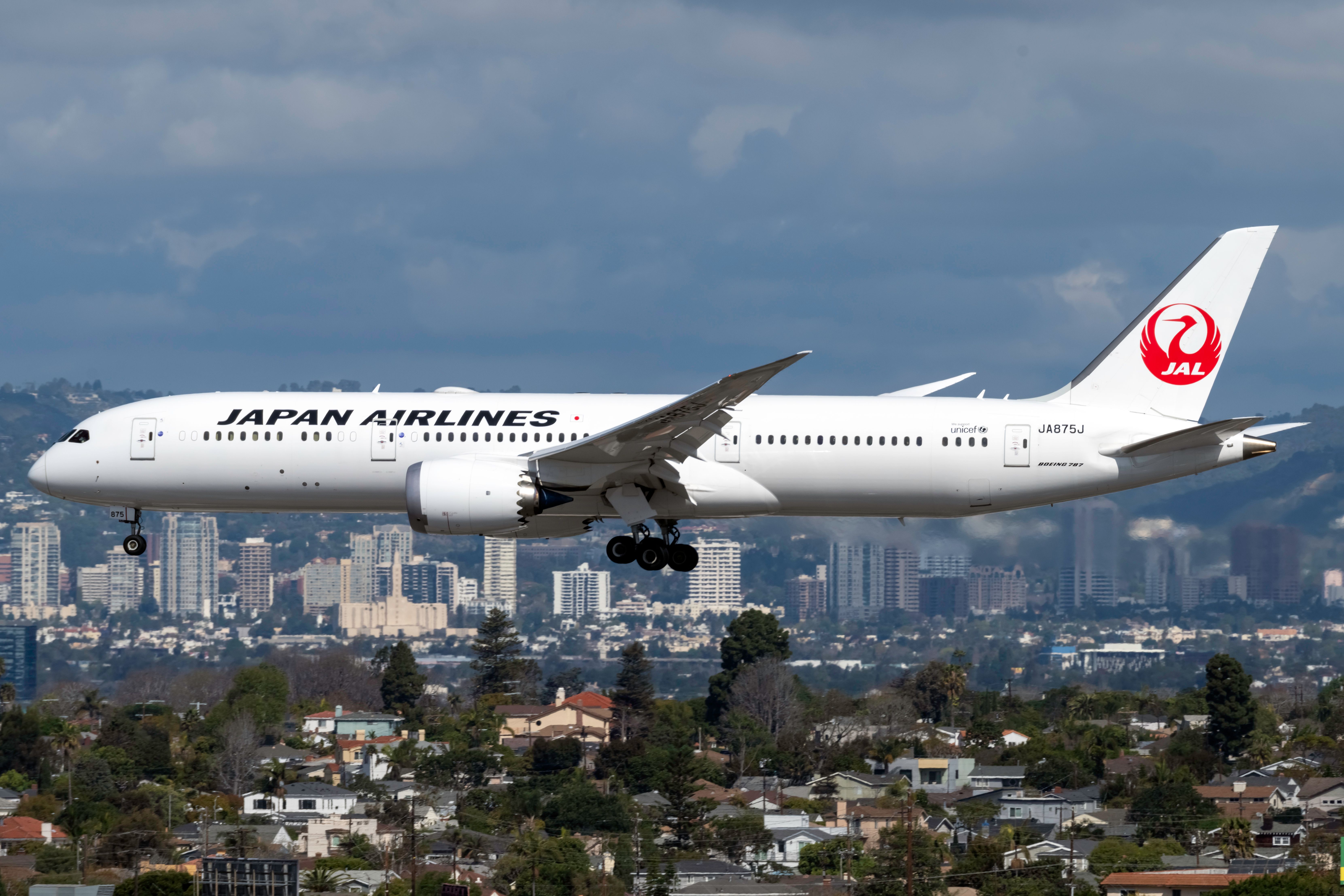 JA875J Japan Airlines Boeing 787-9 Dreamliner (1)