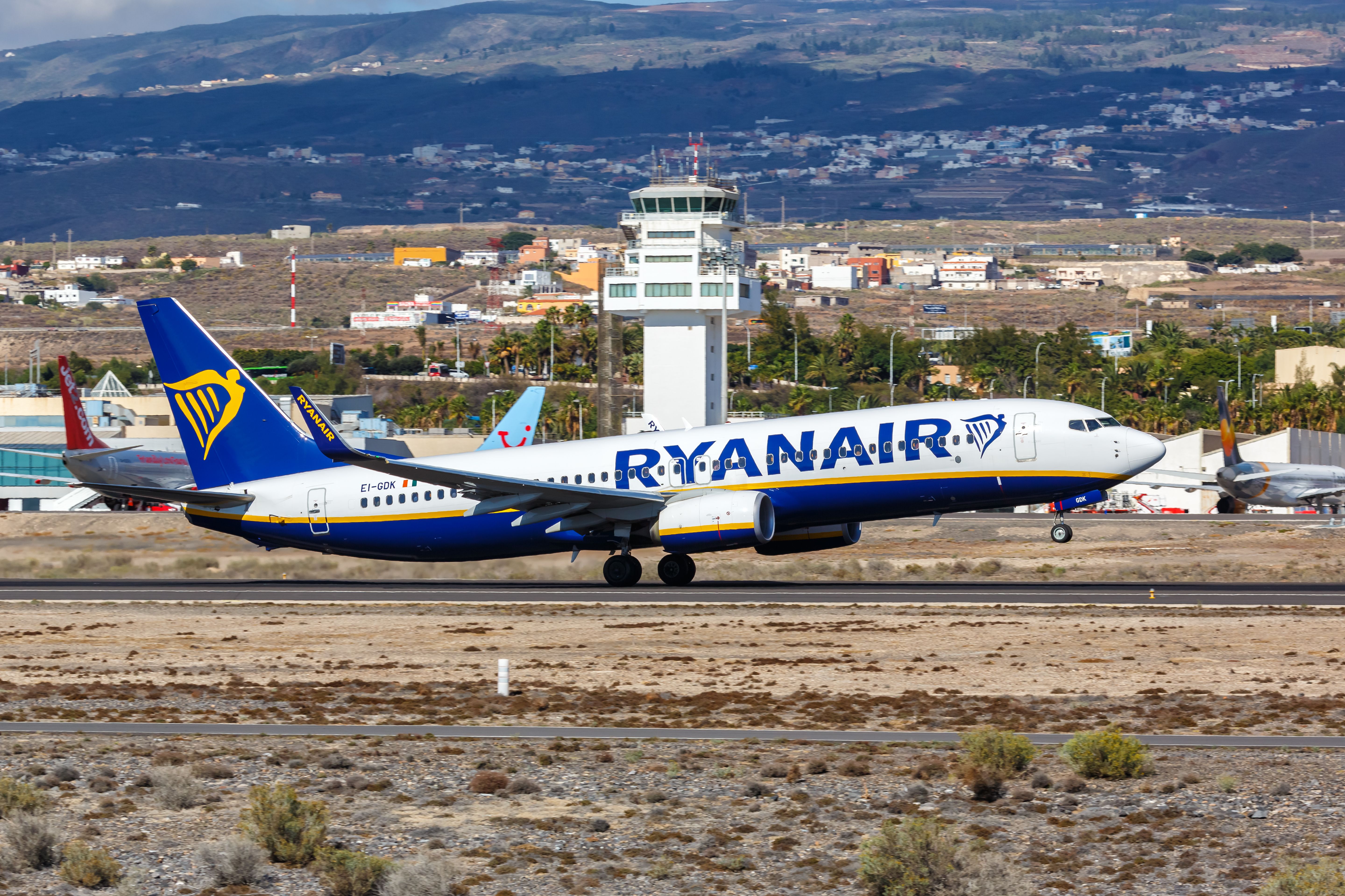 Ryanair TFS shutterstock_1678506703