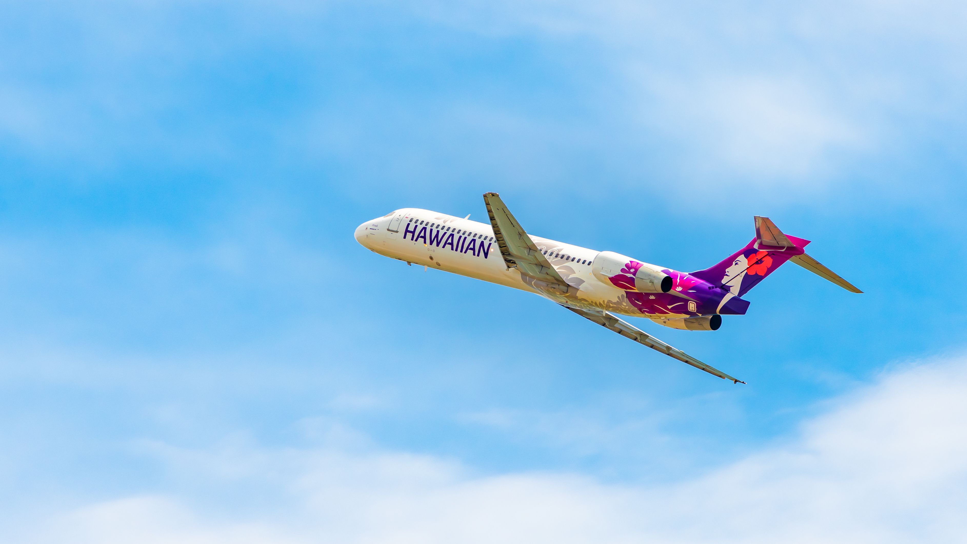 Hawaiian Airlines Boeing 717 departing HNL shutterstock_1360408628