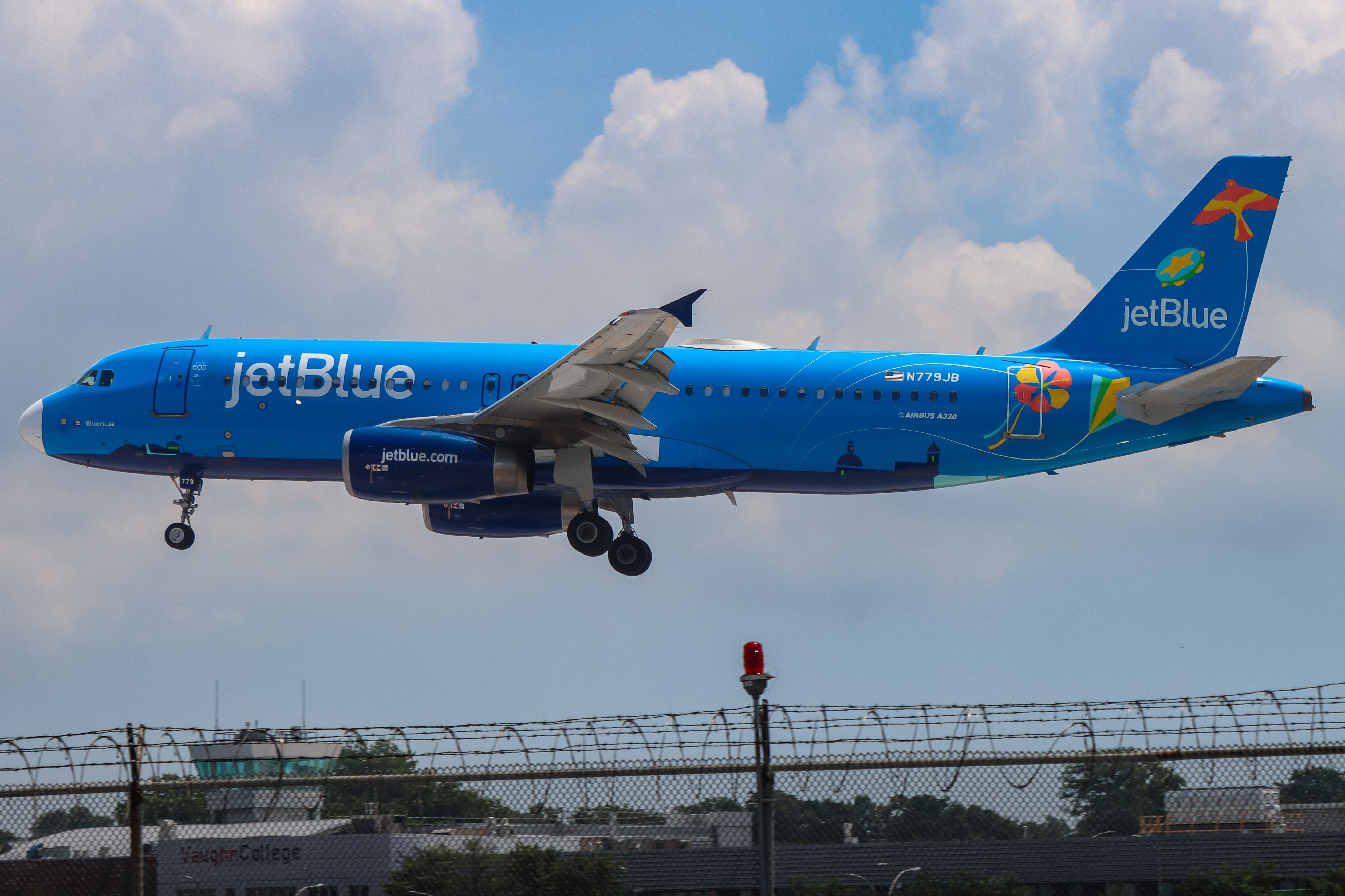 JetBlue Airbus A320 Puerto Rico Livery Landing In New York