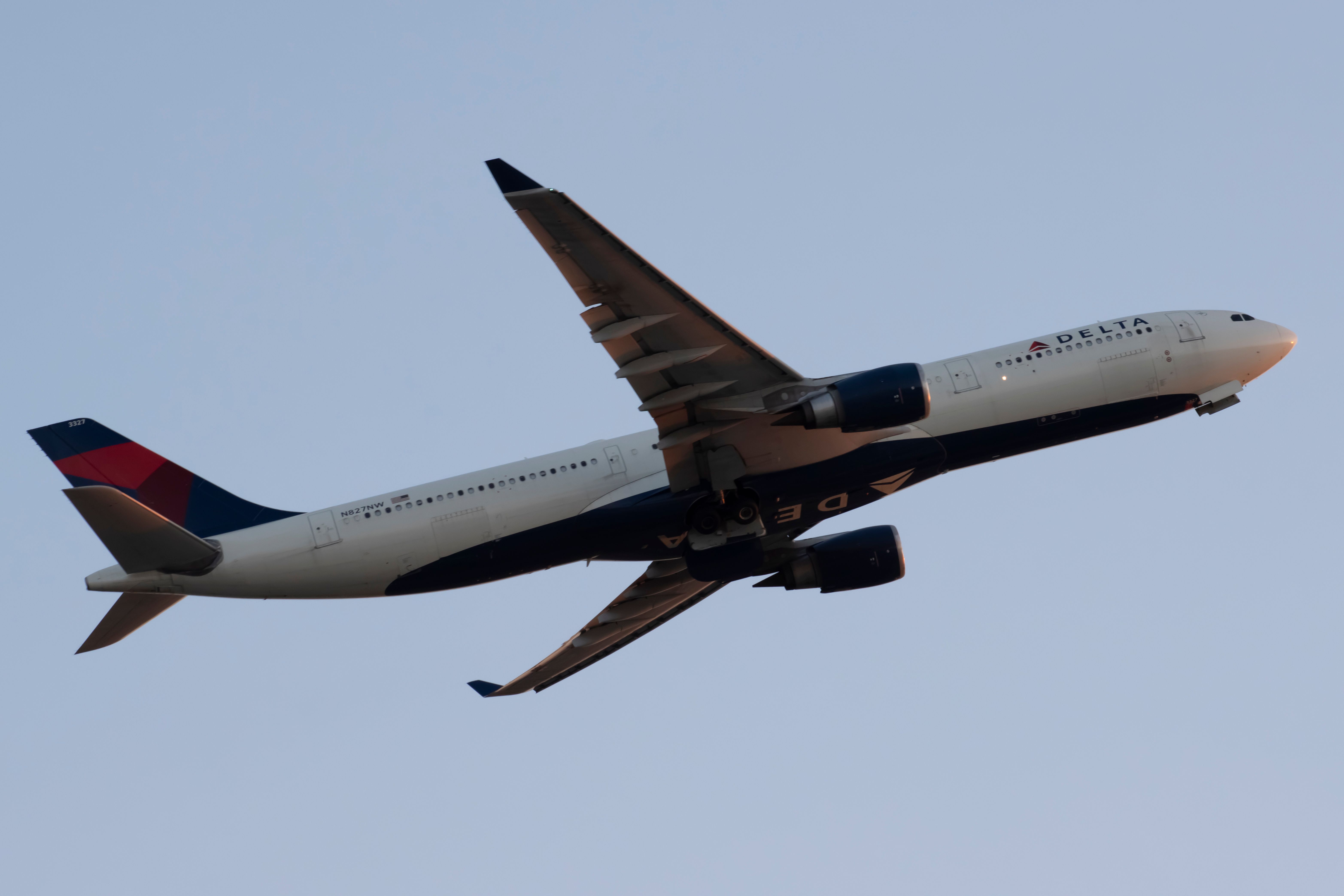 Delta Airlines A330 reg N827NW Takeoff from KATL