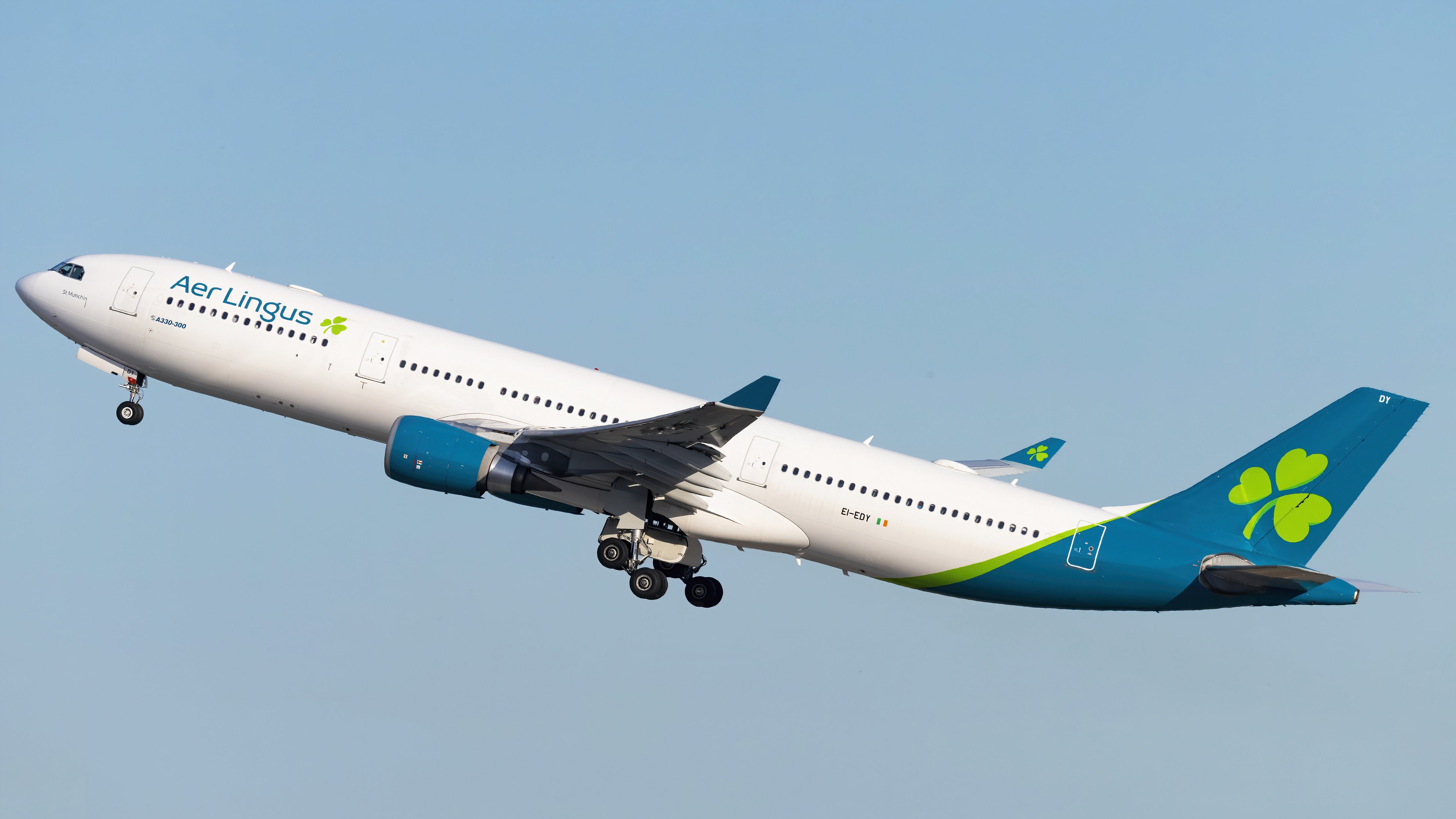 Aer Lingus Airbus A330-300 flying Vincenzo Pace Simple Flying 169