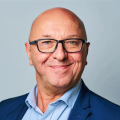 Recent incidents show how quickly failures in power, valves or baggage systems can escalate into airport-wide crises. Strengthening facility management can help reduce risk, improve resilience and protect the passenger experience, says Edouard Podolak – and digital technologies can help.