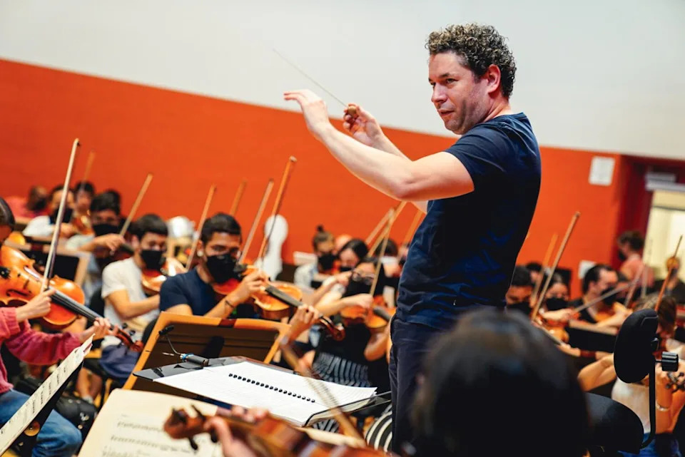 Gustavo Dudamel leads youth orchestra rehearsal