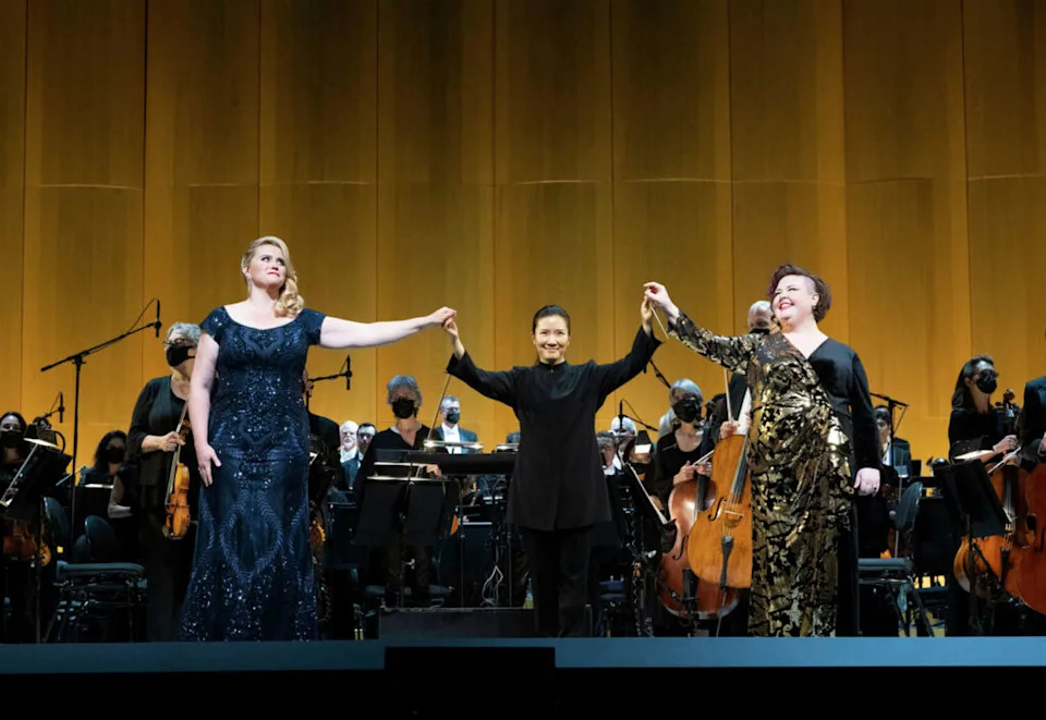 Soprano Rachel Willis-Sørensen (left), Music Director Eun Sun Kim and mezzo-soprano Jamie Barton take a bow at the end the concert. (Laura Morton/Laura Morton / Special to The Chronicle)