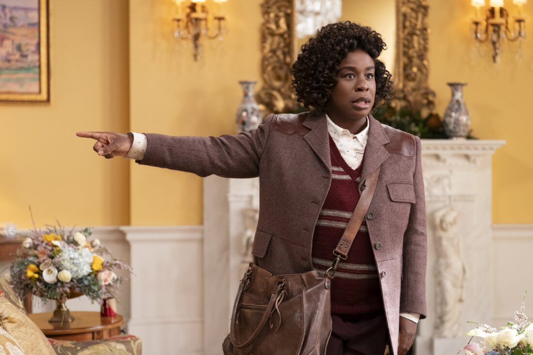 The Residence. Uzo Aduba as Cordelia Cupp pointing to the right in episode 108 of The Residence